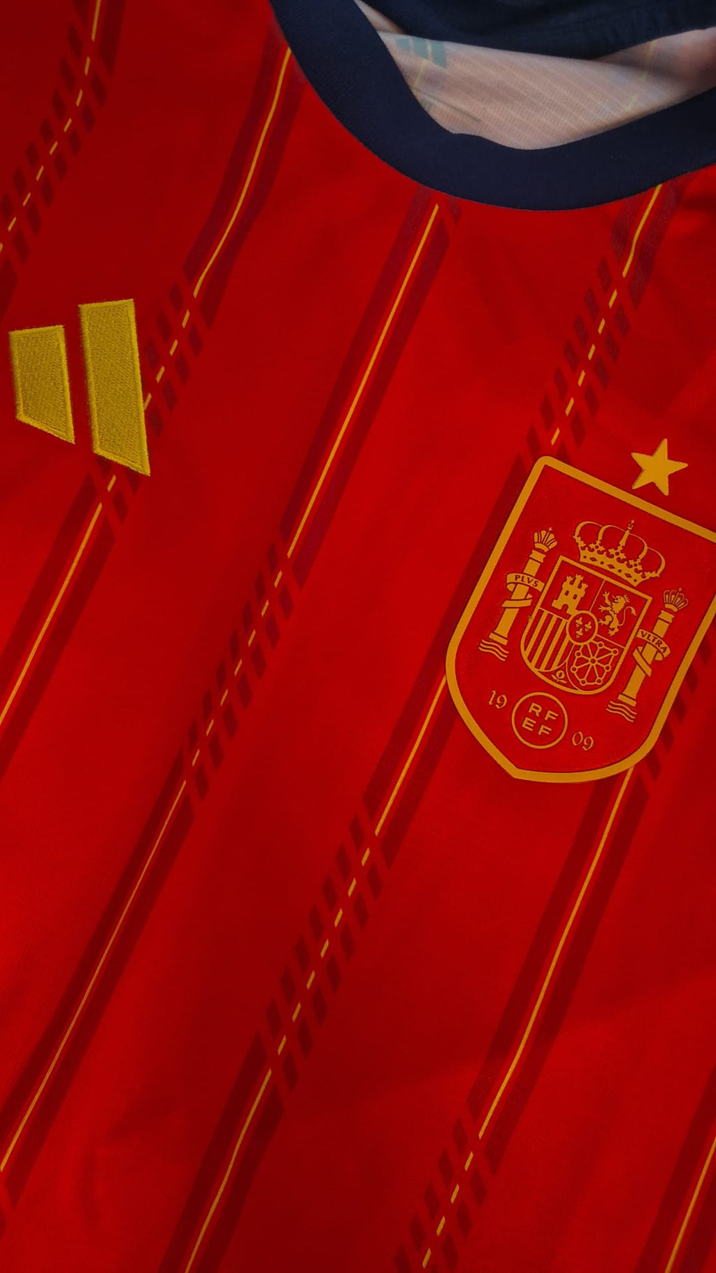 Camiseta España Mundial 2026 | Primera Equipación Roja | Talla M | Fan Version + Parche Mundial
